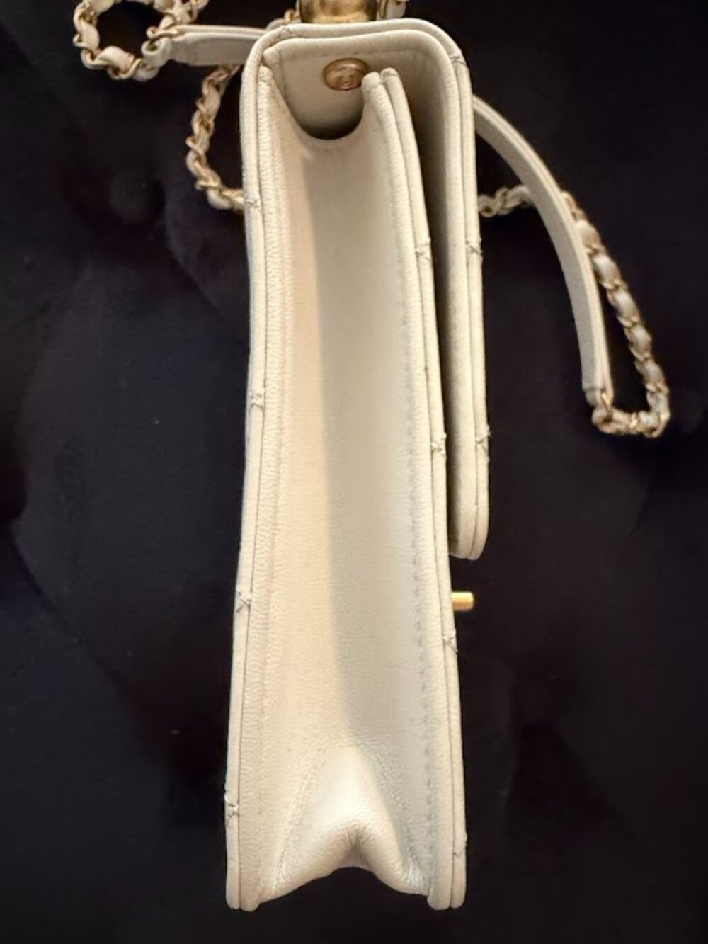 Chanel R2649 White Lambskin Mini Flap Bag Quilted Gold CC Chain Top Handle Rare - Picture 15 of 16
